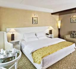 Club Deluxe Double Room